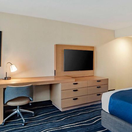 Best Western Plus Marina Gateway Hotel National City Bagian luar foto