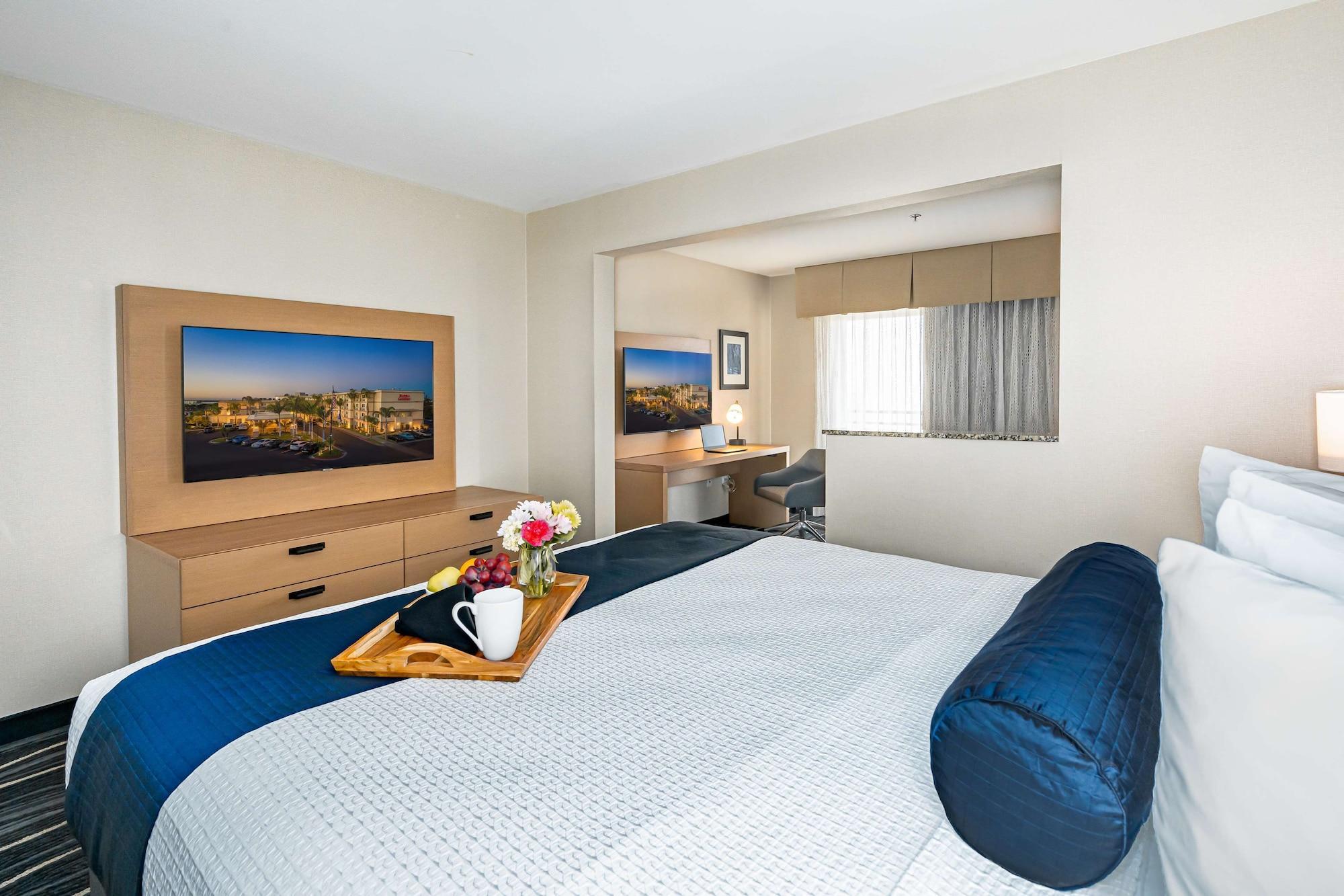 Best Western Plus Marina Gateway Hotel National City Bagian luar foto
